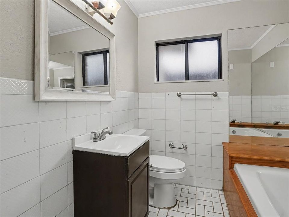 На продажу: $395,000 (3 спален, 2 ванн, 2401 Квадратных фут)