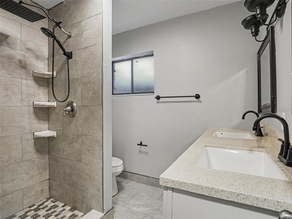 На продажу: $395,000 (3 спален, 2 ванн, 2401 Квадратных фут)