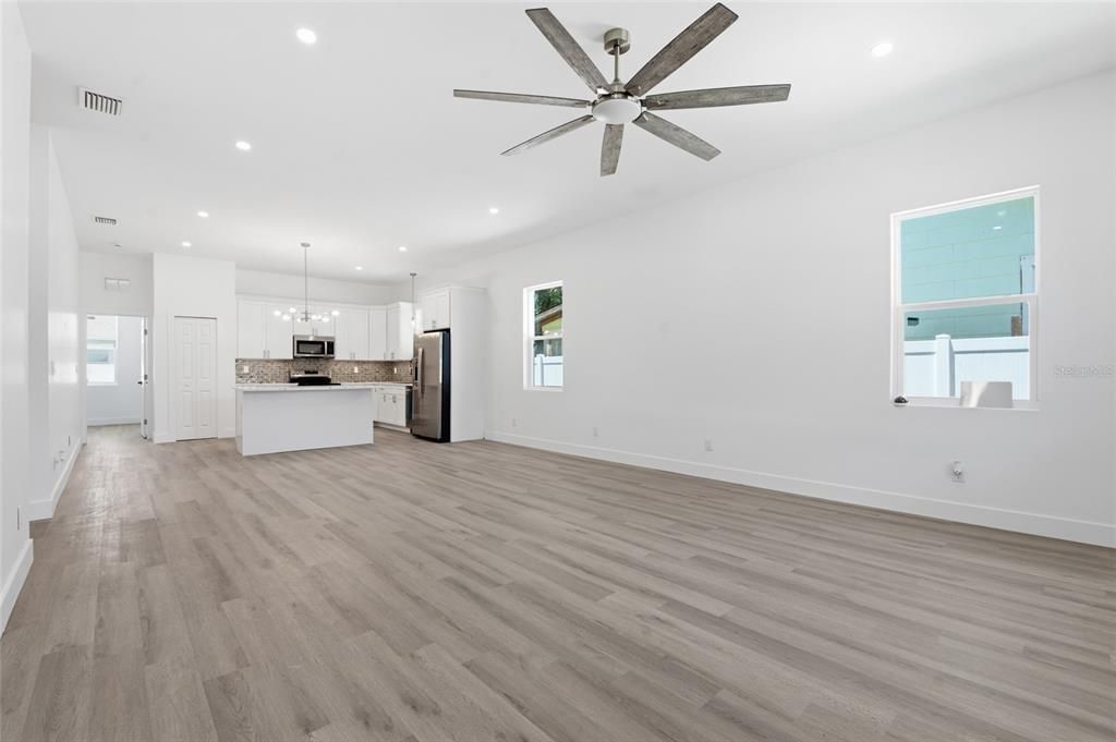 For Sale: $439,999 (3 beds, 2 baths, 1500 Square Feet)