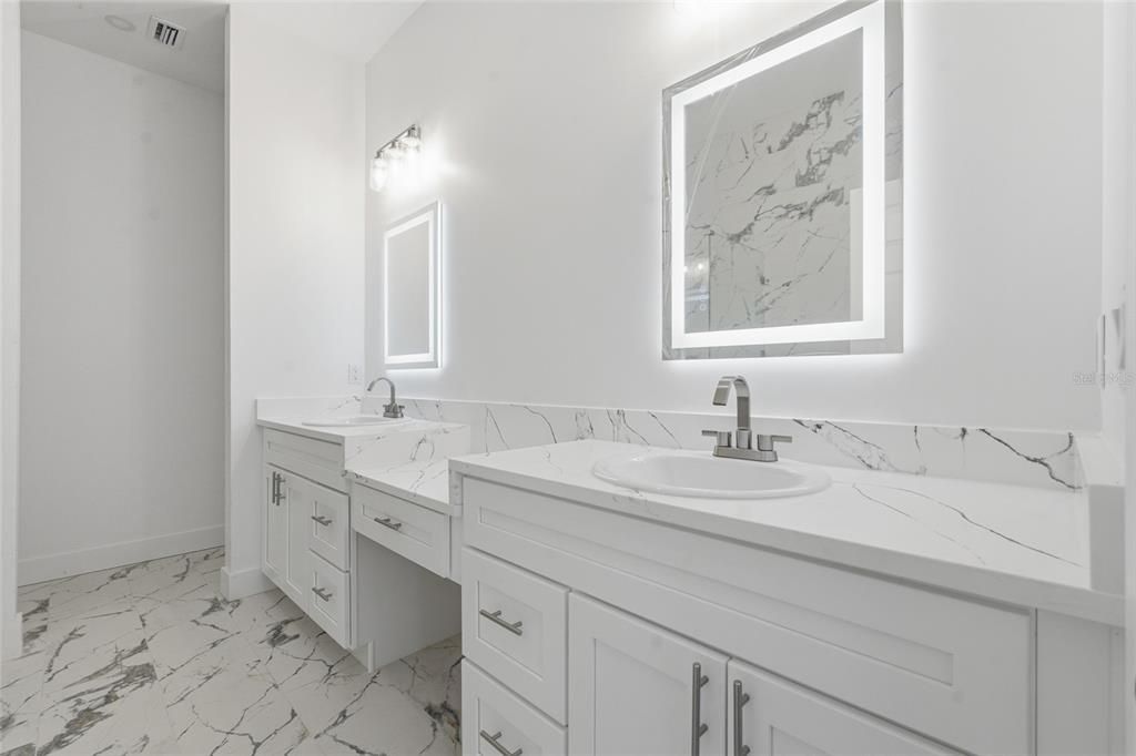 For Sale: $439,999 (3 beds, 2 baths, 1500 Square Feet)