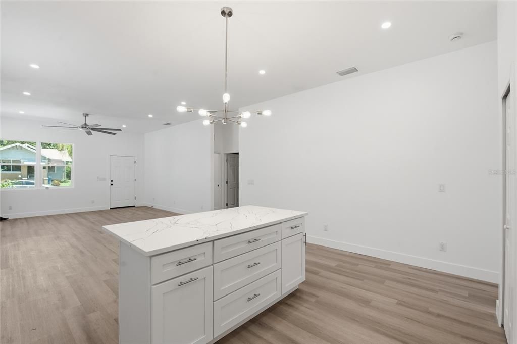 For Sale: $439,999 (3 beds, 2 baths, 1500 Square Feet)