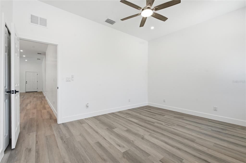 For Sale: $439,999 (3 beds, 2 baths, 1500 Square Feet)