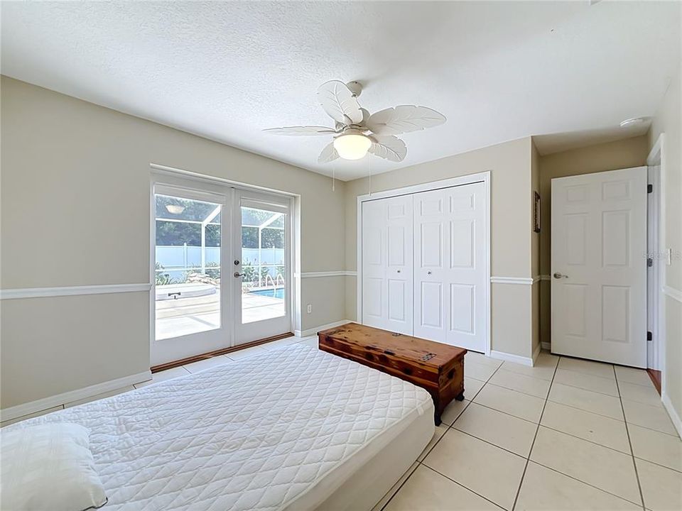 Activo con contrato: $369,500 (3 camas, 2 baños, 1729 Pies cuadrados)