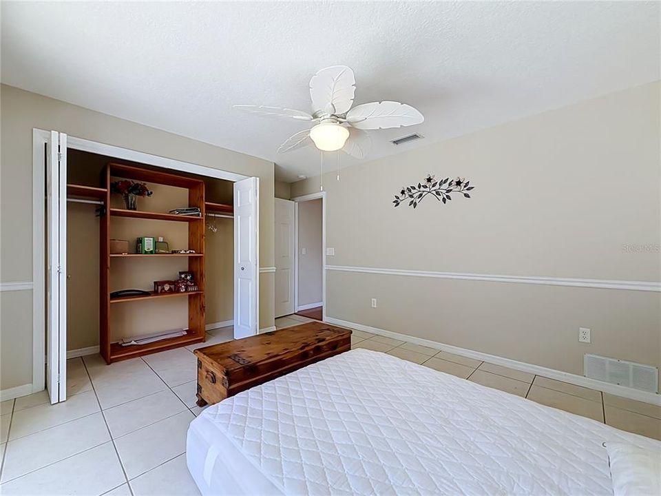 Activo con contrato: $369,500 (3 camas, 2 baños, 1729 Pies cuadrados)