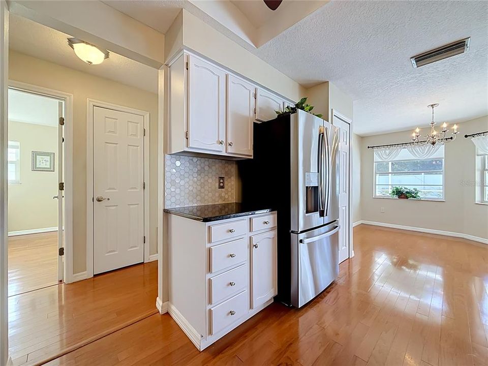 Activo con contrato: $369,500 (3 camas, 2 baños, 1729 Pies cuadrados)