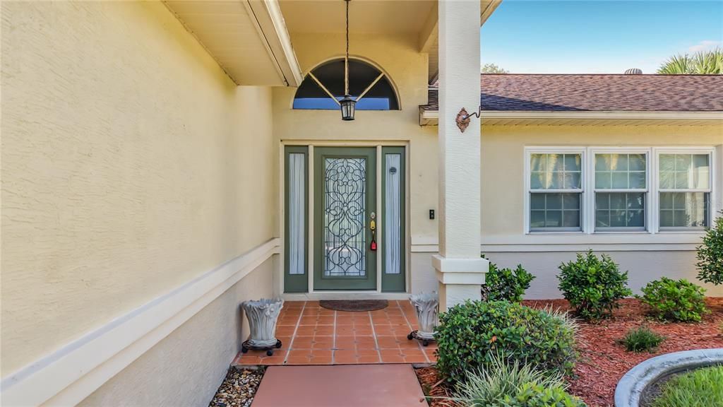Activo con contrato: $369,500 (3 camas, 2 baños, 1729 Pies cuadrados)