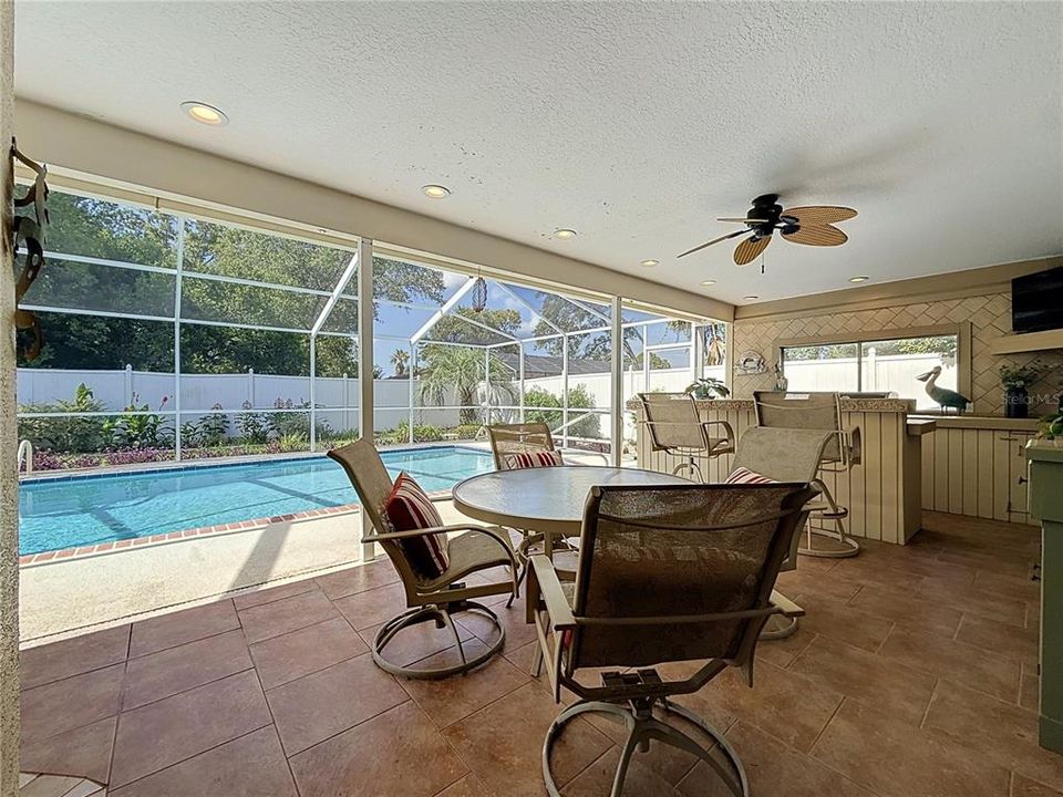 Activo con contrato: $369,500 (3 camas, 2 baños, 1729 Pies cuadrados)