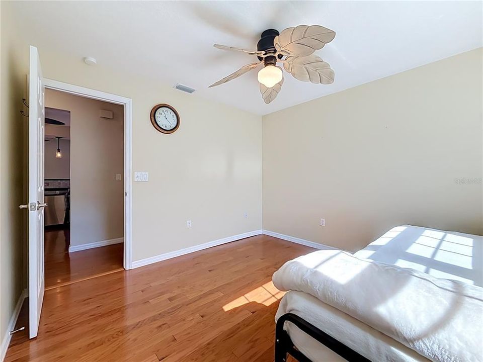 Activo con contrato: $369,500 (3 camas, 2 baños, 1729 Pies cuadrados)