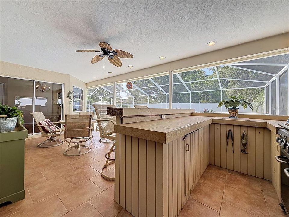 Activo con contrato: $369,500 (3 camas, 2 baños, 1729 Pies cuadrados)