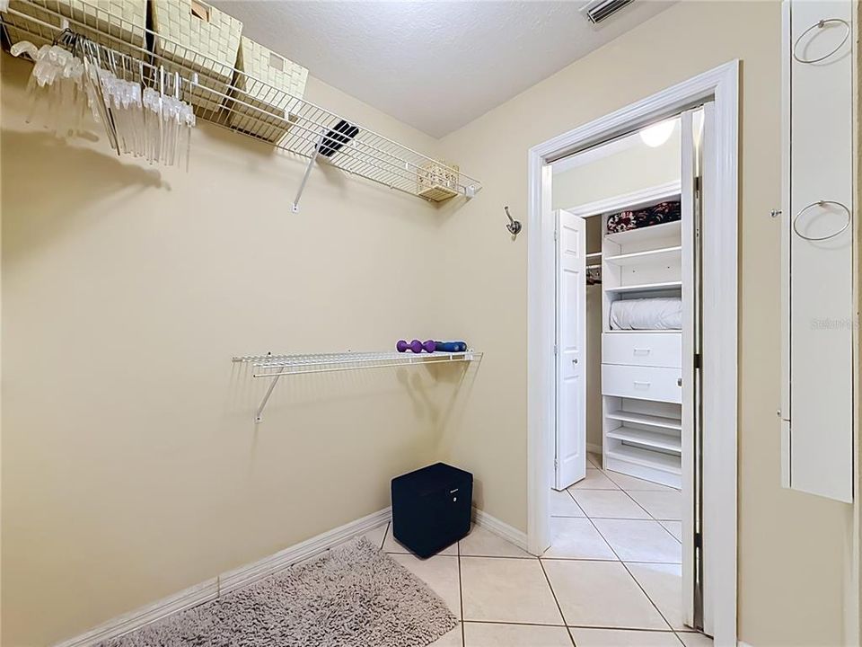 Activo con contrato: $369,500 (3 camas, 2 baños, 1729 Pies cuadrados)