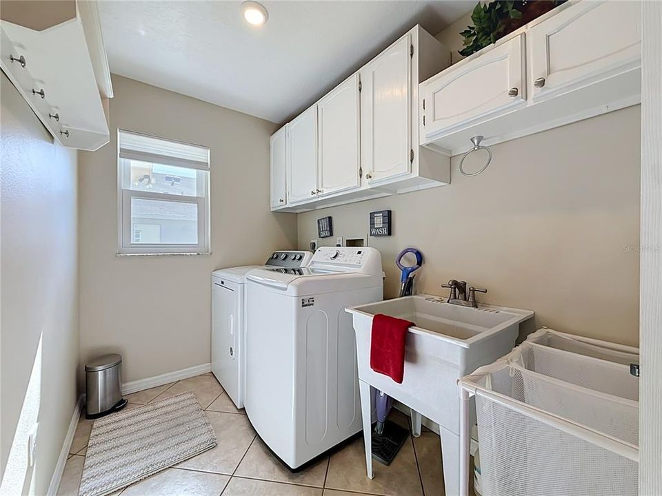 Activo con contrato: $369,500 (3 camas, 2 baños, 1729 Pies cuadrados)