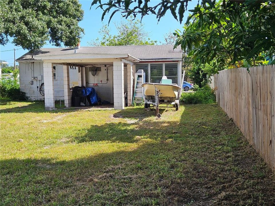 En Venta: $305,000 (0.14 acres)