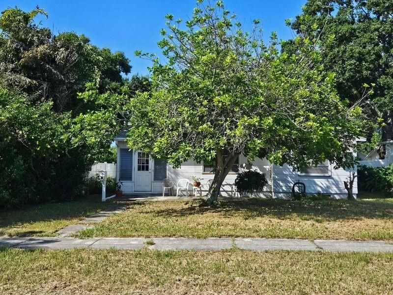 En Venta: $305,000 (0.14 acres)