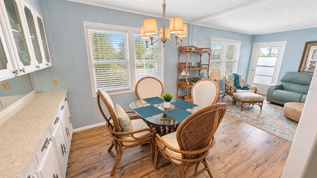 For Sale: $125,000 (2 beds, 2 baths, 1150 Square Feet)