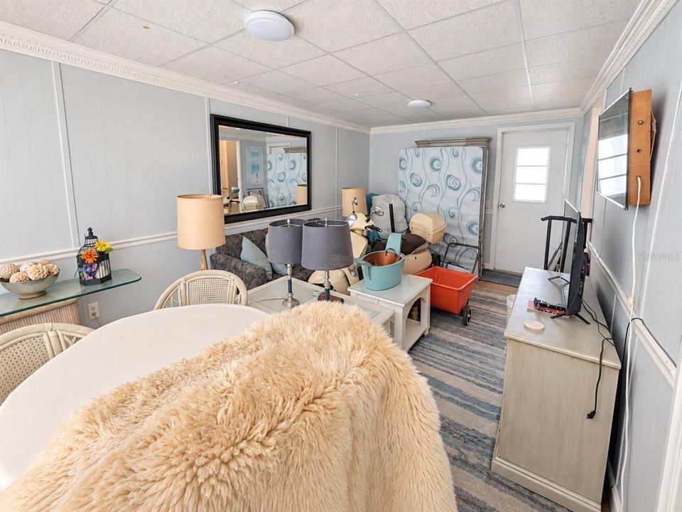 For Sale: $125,000 (2 beds, 2 baths, 1150 Square Feet)