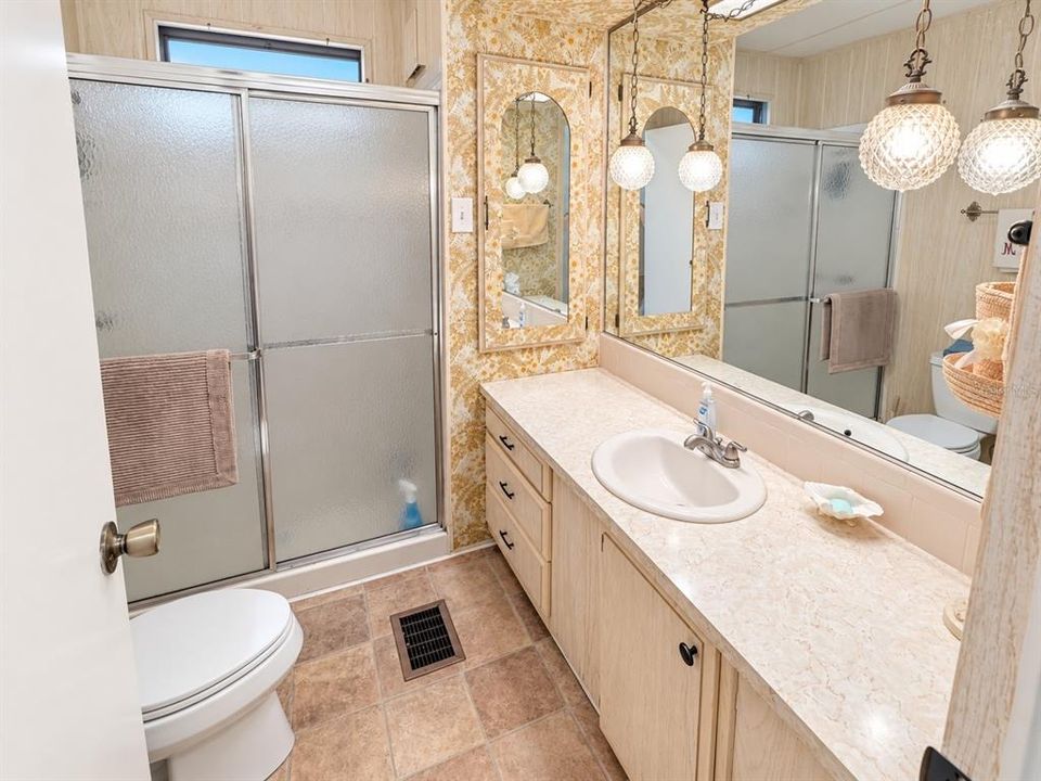 For Sale: $125,000 (2 beds, 2 baths, 1150 Square Feet)