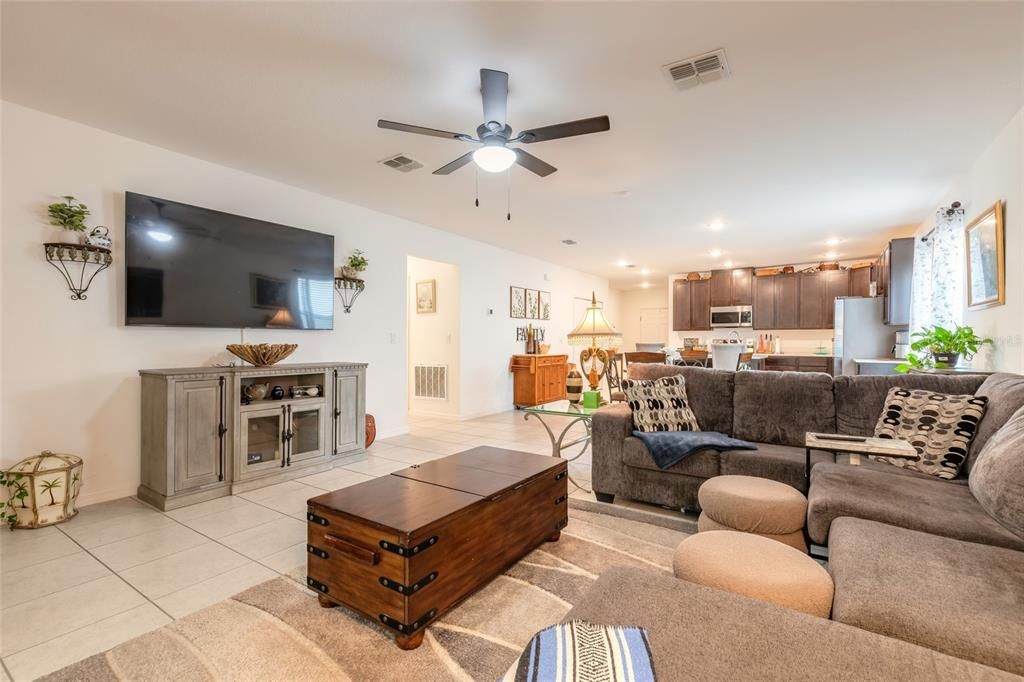 For Sale: $399,000 (3 beds, 2 baths, 1878 Square Feet)