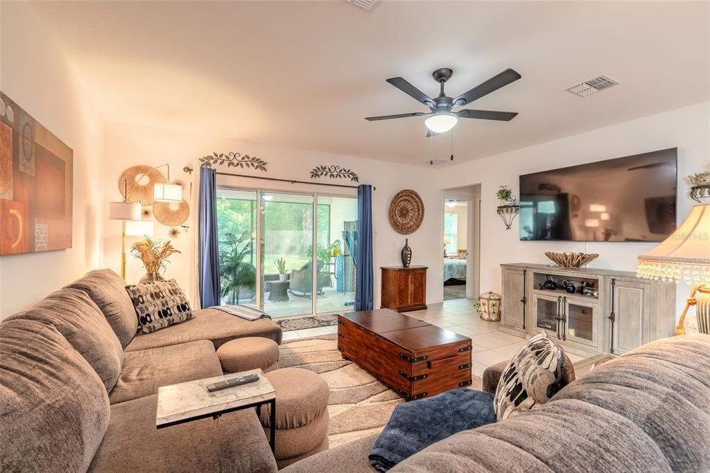 For Sale: $399,000 (3 beds, 2 baths, 1878 Square Feet)