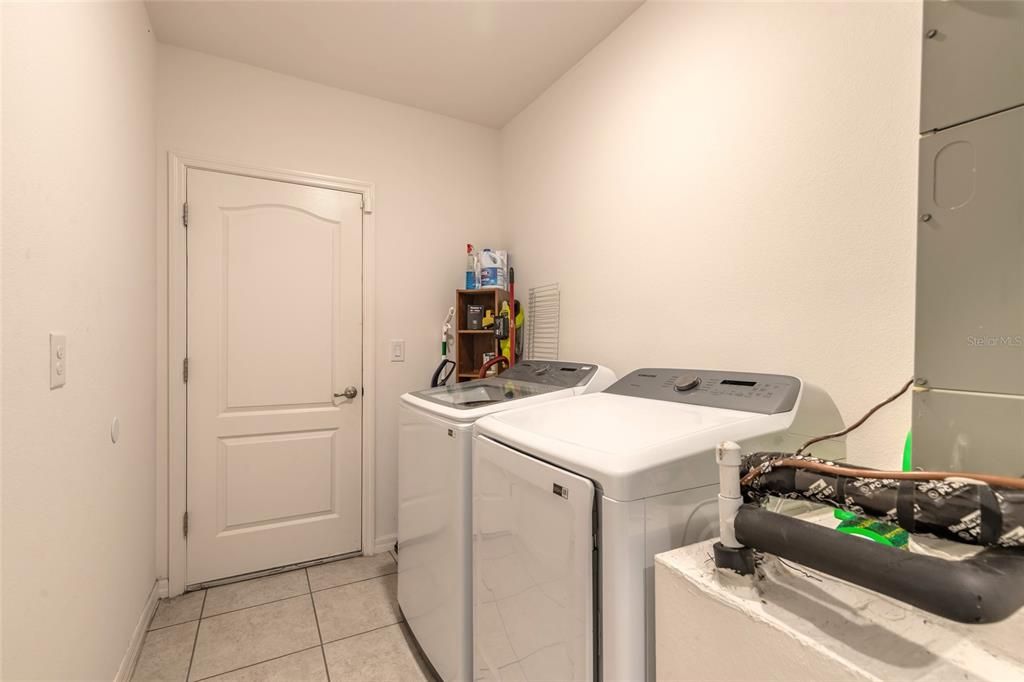 For Sale: $399,000 (3 beds, 2 baths, 1878 Square Feet)