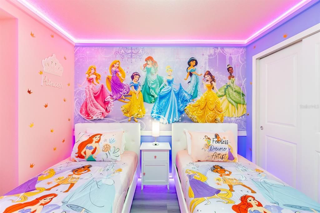待售: $495,990 (5 贝兹, 4 浴室, 2293 平方英尺)