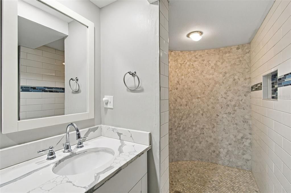 En Venta: $499,988 (2 camas, 2 baños, 1178 Pies cuadrados)