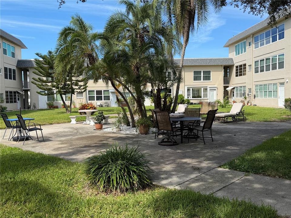 For Sale: $190,000 (2 beds, 2 baths, 1029 Square Feet)