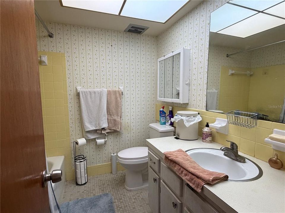 For Sale: $190,000 (2 beds, 2 baths, 1029 Square Feet)