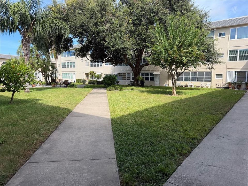 For Sale: $190,000 (2 beds, 2 baths, 1029 Square Feet)