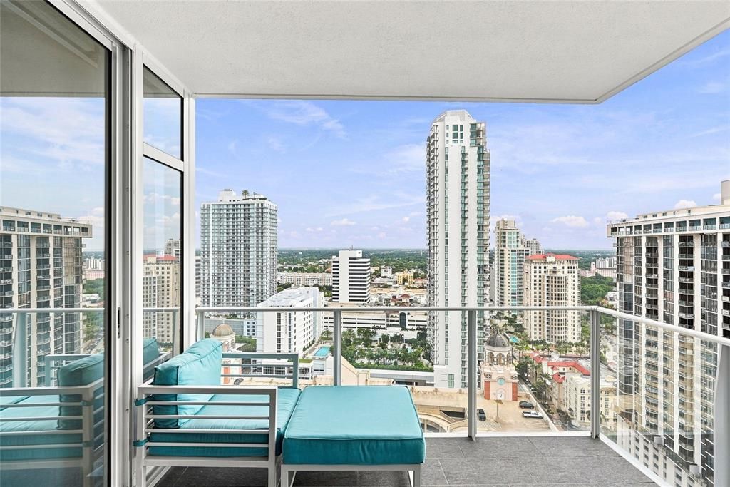 For Sale: $1,295,000 (2 beds, 2 baths, 1442 Square Feet)