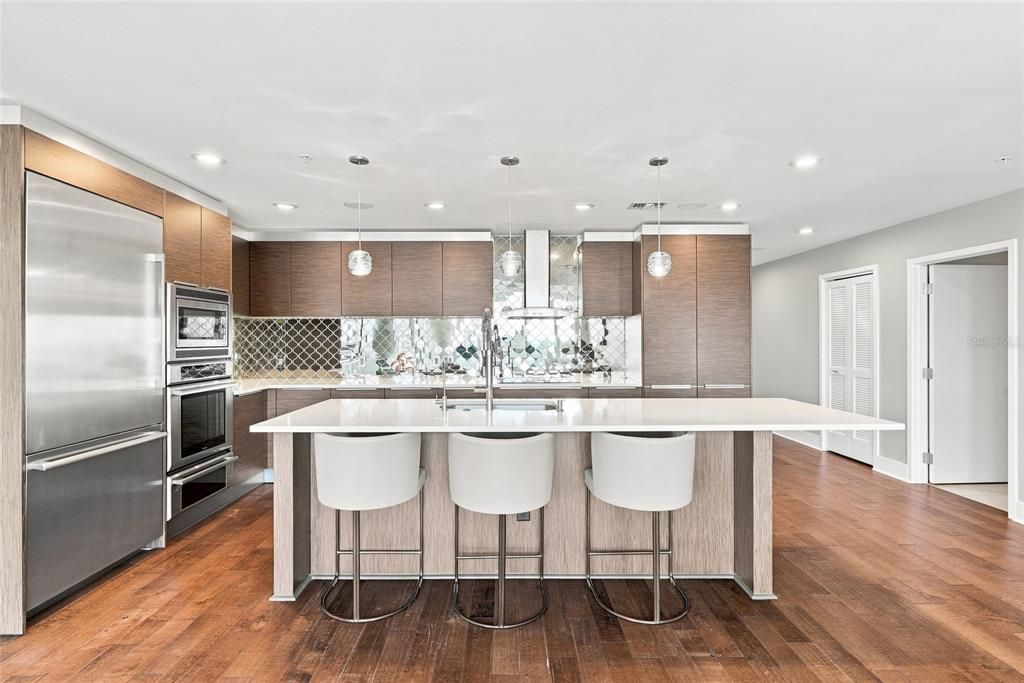 For Sale: $1,295,000 (2 beds, 2 baths, 1442 Square Feet)