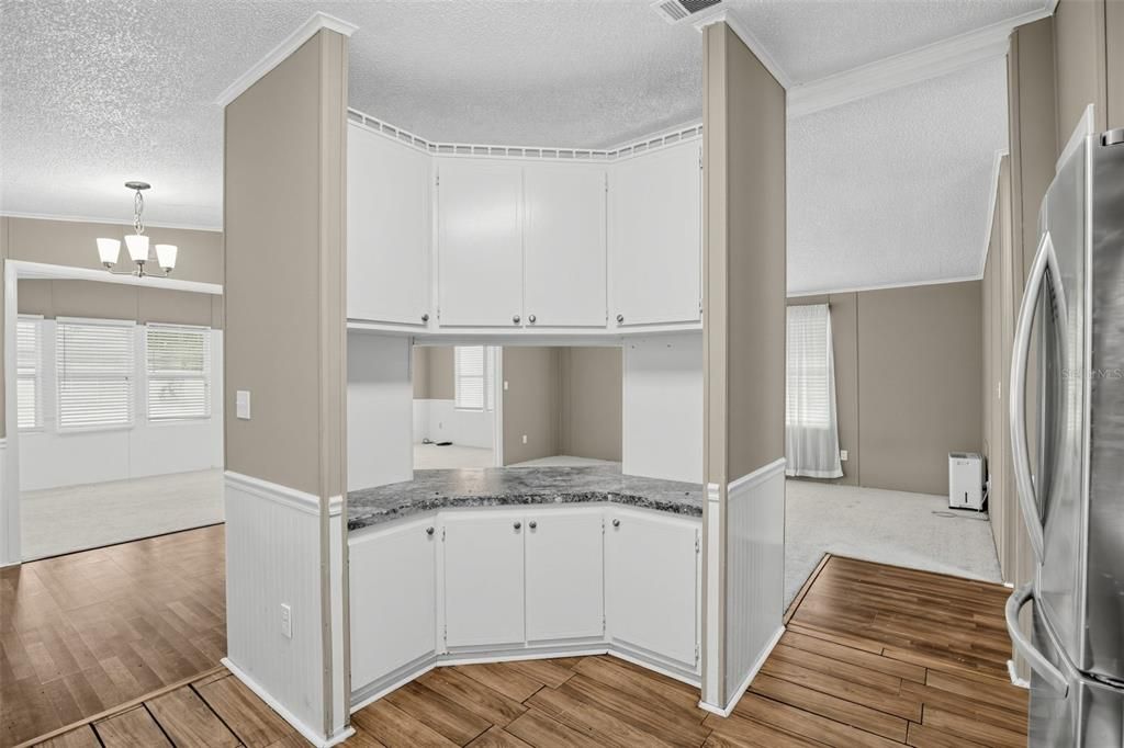 For Sale: $209,000 (2 beds, 2 baths, 1342 Square Feet)
