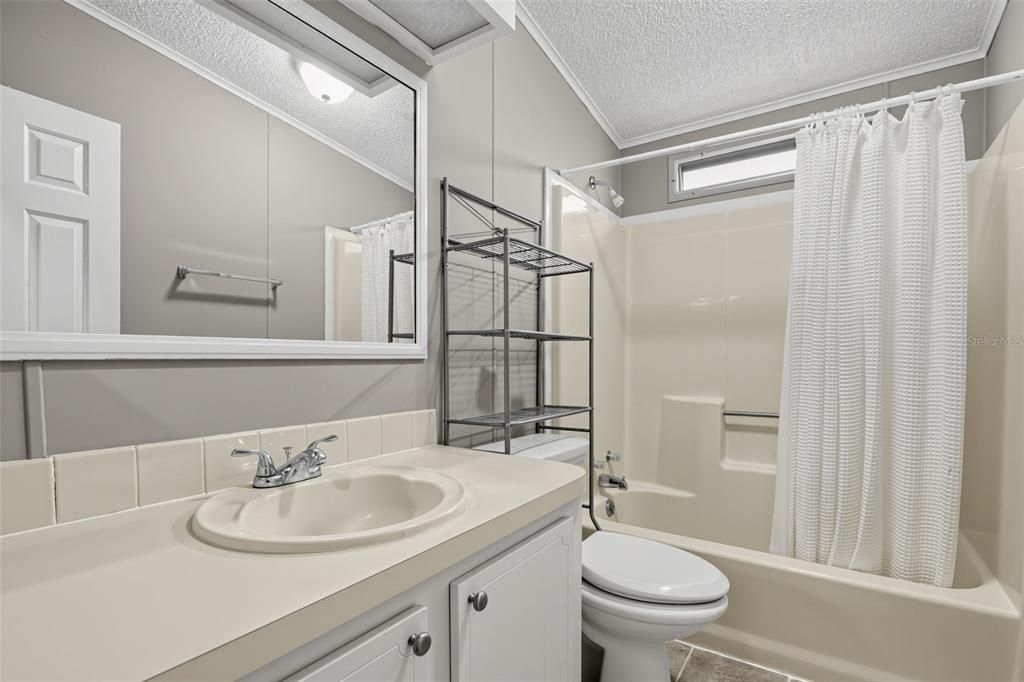 For Sale: $209,000 (2 beds, 2 baths, 1342 Square Feet)