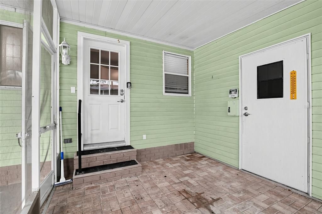 For Sale: $209,000 (2 beds, 2 baths, 1342 Square Feet)