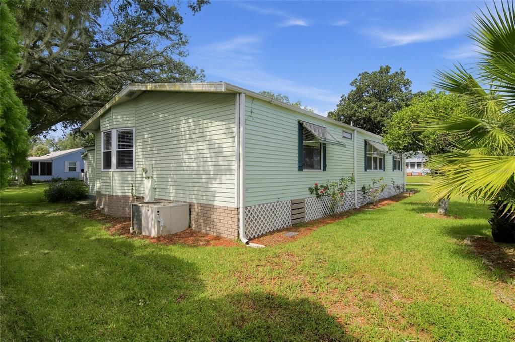 For Sale: $209,000 (2 beds, 2 baths, 1342 Square Feet)