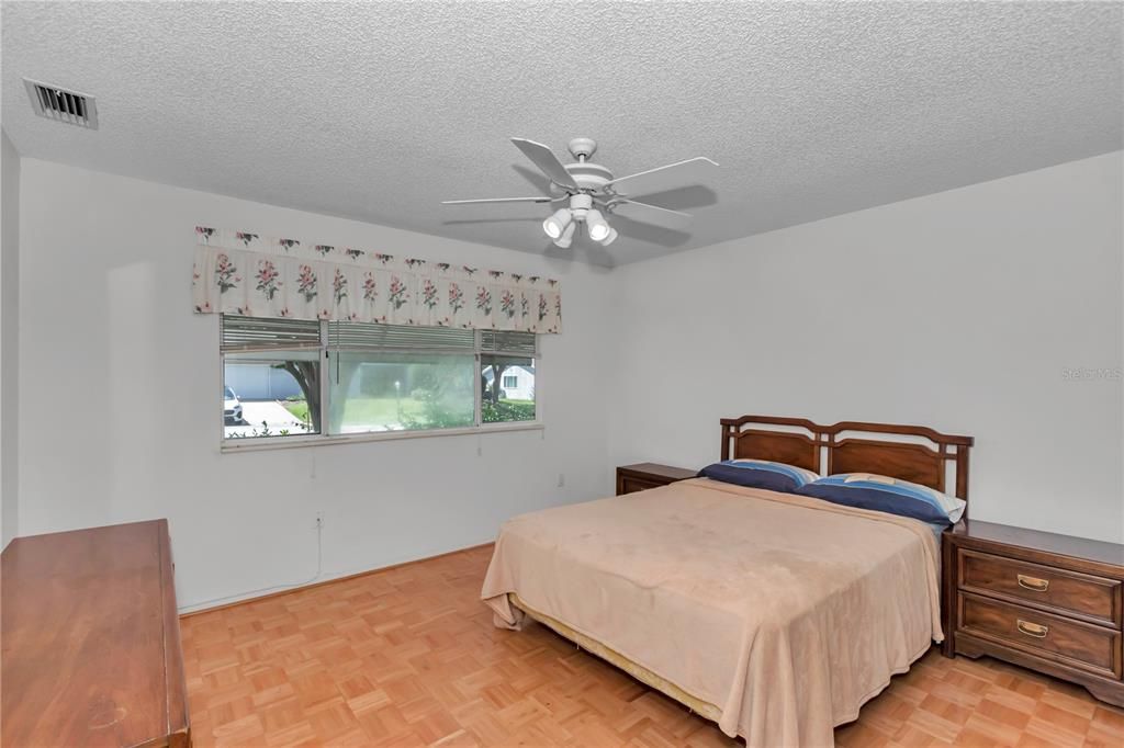 En Venta: $227,000 (3 camas, 2 baños, 2073 Pies cuadrados)