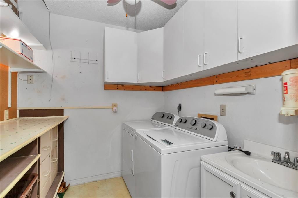 En Venta: $227,000 (3 camas, 2 baños, 2073 Pies cuadrados)