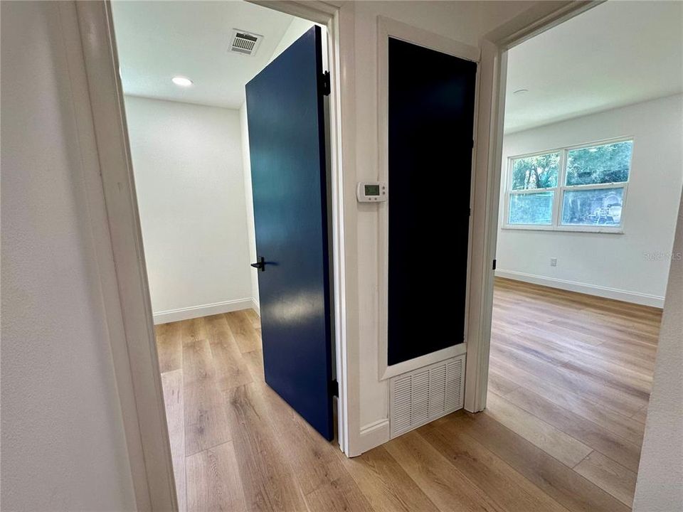 For Sale: $219,000 (3 beds, 2 baths, 1052 Square Feet)