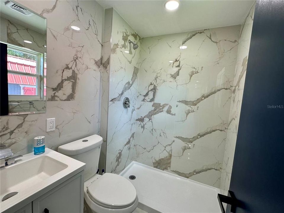 For Sale: $219,000 (3 beds, 2 baths, 1052 Square Feet)
