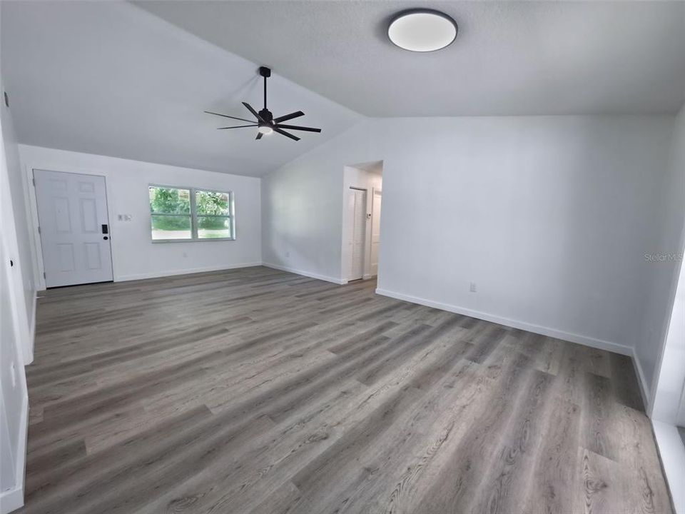 For Sale: $249,990 (3 beds, 2 baths, 1248 Square Feet)