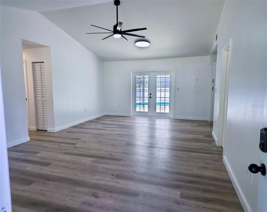 For Sale: $249,990 (3 beds, 2 baths, 1248 Square Feet)