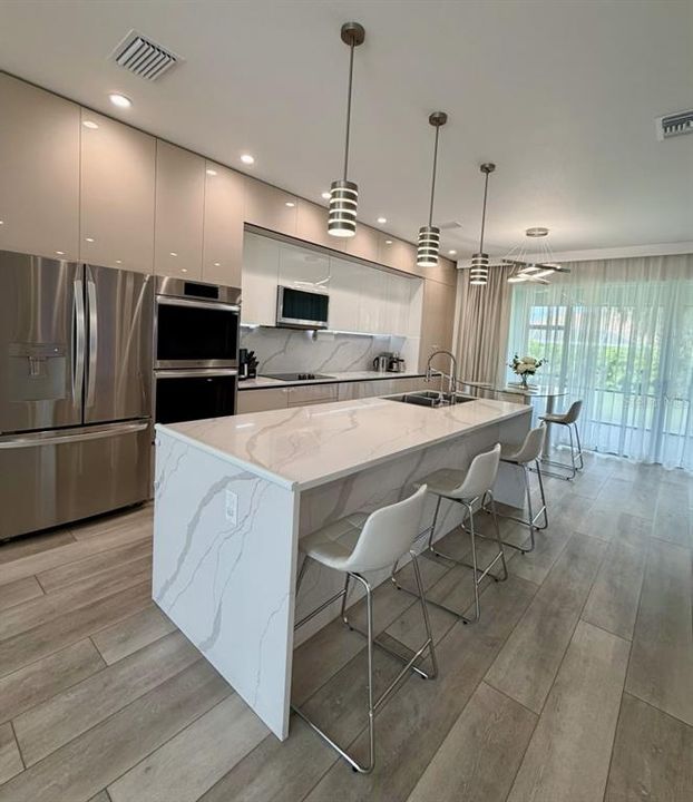 For Sale: $595,000 (3 beds, 2 baths, 1900 Square Feet)