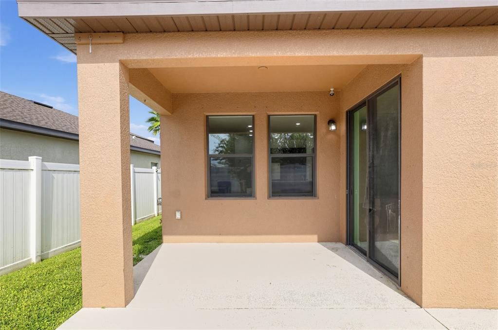 En Venta: $309,900 (4 camas, 2 baños, 1998 Pies cuadrados)