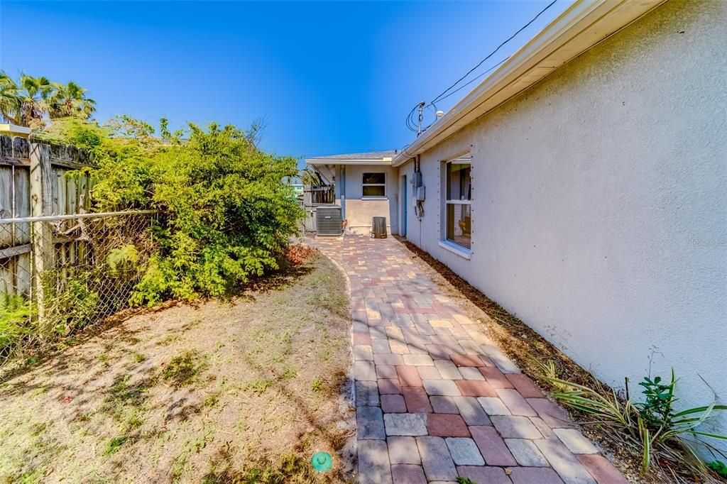 For Rent: $2,750 (3 beds, 2 baths, 1480 Square Feet)