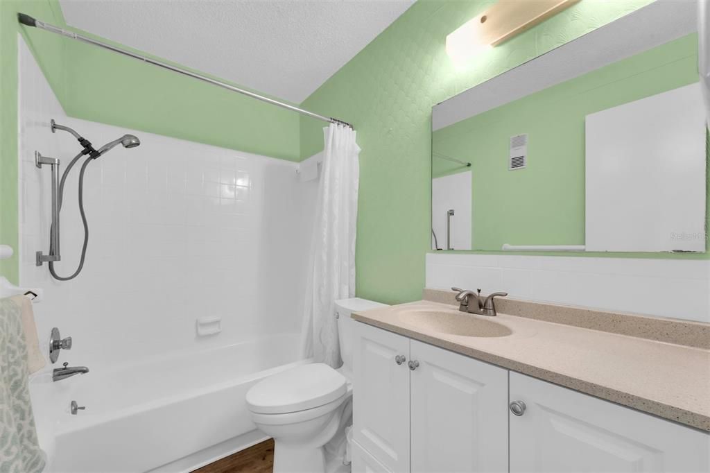 For Rent: $2,300 (2 beds, 2 baths, 1120 Square Feet)