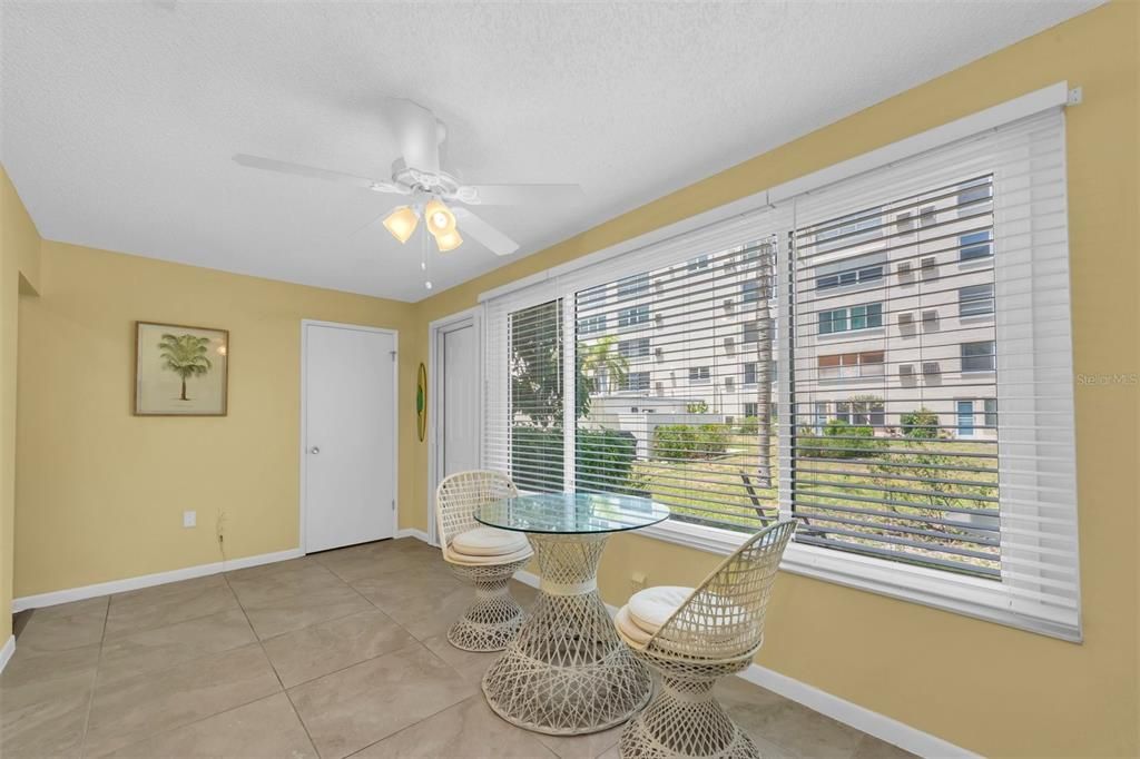 For Rent: $2,300 (2 beds, 2 baths, 1120 Square Feet)
