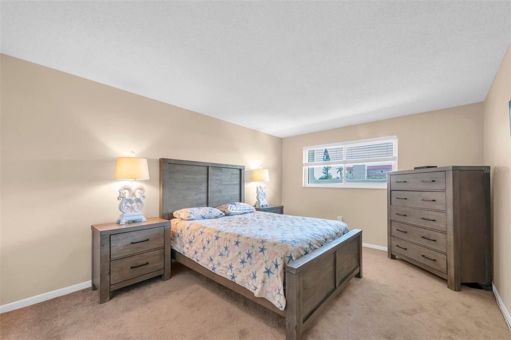 For Rent: $2,300 (2 beds, 2 baths, 1120 Square Feet)