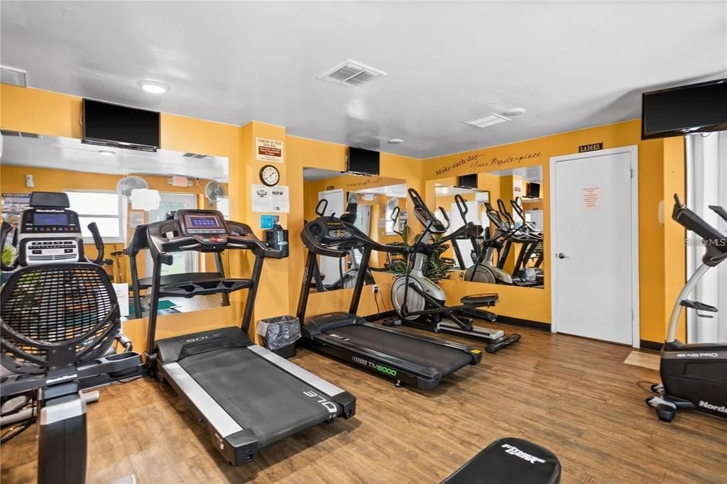 For Rent: $2,300 (2 beds, 2 baths, 1120 Square Feet)