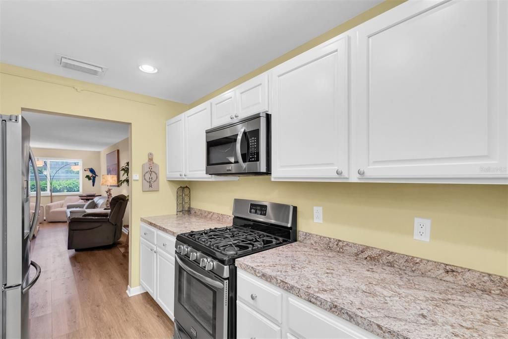 For Rent: $2,300 (2 beds, 2 baths, 1120 Square Feet)
