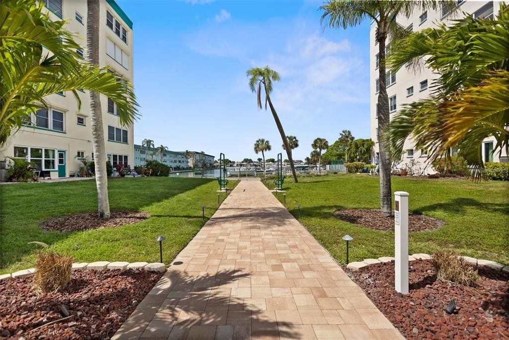 For Rent: $2,300 (2 beds, 2 baths, 1120 Square Feet)