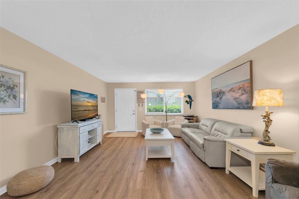 For Rent: $2,300 (2 beds, 2 baths, 1120 Square Feet)
